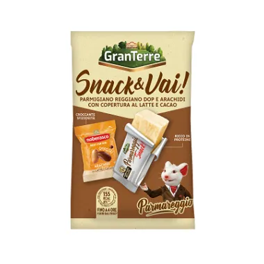 Snack&Vai con Parmigiano Reggiano Dop e arachidi con copertura al latte e cacao